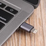 USB-C / Type-C Male to 8 Pin Male Charging + Data Transmission + OTG Adapter - Image 4