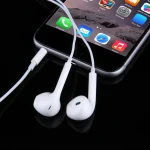 3.5mm Earphones with Wired Control and Mic for Android Phones / PC / MP3 Player / Laptops(White) - Image 4