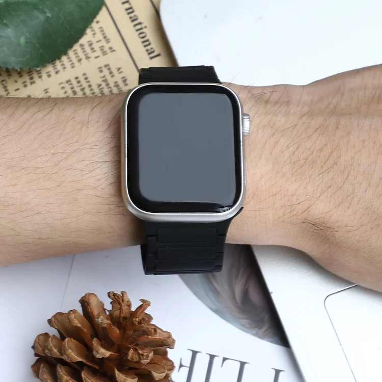 EDA005146015A_5.webp Magnetic Loop Silicone Watch Band, For Apple Watch Series 4 40mm - Image 7