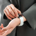 xDfind  Flat Head Groove Folding Black Buckle Silicone Watch Band - Image 5