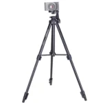 YUNTENG VCT-680RM 4-Section Folding Legs Aluminum Alloy Tripod Mount with Three-Dimensional Tripod Head for DSLR & Digital Camera, Adjustable Height: 46-138cm