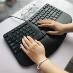 390B 87-key Ergonomic Split Wired Keyboard - Image 4