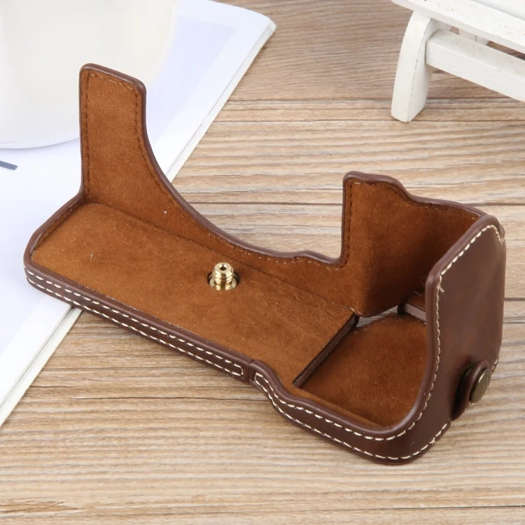 EDA006956401A_2.webp Glossy PU Leather Camera Half Case Base - Image 3