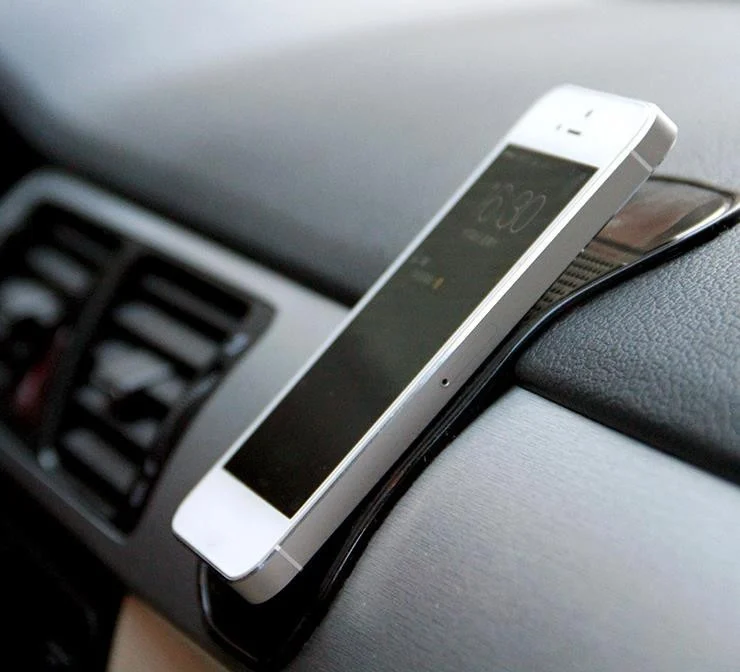 S-CMS-0528B_3.webp Car Anti-Slip Sticky Mat for Mobile Phone / MP3 / MP4, Size: 18.2x12x0.2cm - Image 4