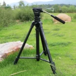 YUNTENG VCT-880 Aluminum Alloy Tripod Mount with Three-Dimensional Tripod Head - Image 6