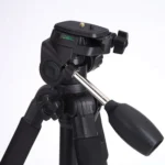 Q111 4-Section Folding Legs Live Broadcast Aluminum Alloy Tripod Mount with Three-dimensional Damping Tripod Heads - Image 3