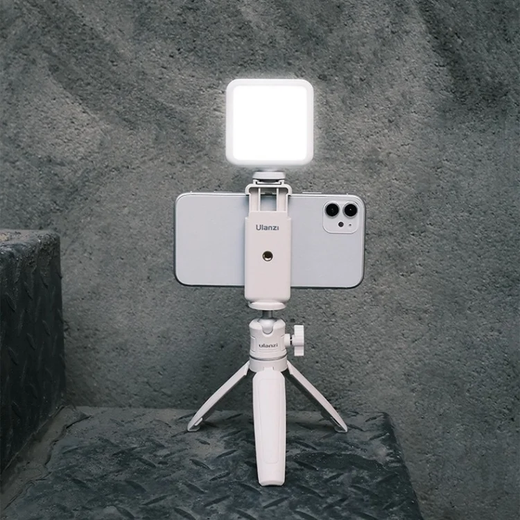 TBD0572204301_B4.webp Ulanzi VL49  6W Small LED Video Light 5500K Dimmable Photography Soft Light Vlog Fill Light - Image 5