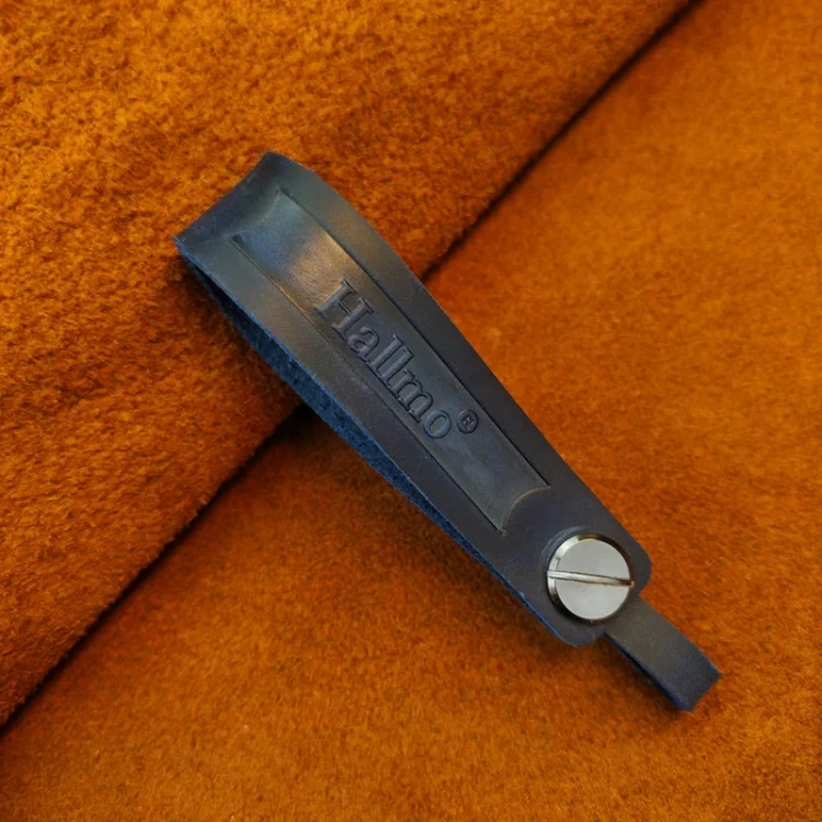 Hallmo First Layer Cowhide Leather Car Keychain