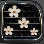 4pcs/set Small Chrysanthemum Perfume Alloy Jewelry Car Air Outlet Decoration Clip