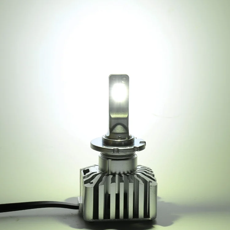 CRP0896_9.webp 2 PCS DC12V / 35W / 5500K / 4000LM Car ED Headlight Lamps SMD-3570 Lamps for D1S - Image 10