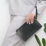 Simple Retro Leather Clutch Zipper Envelope Bag - Image 6