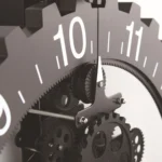 Home Simple European Style Triangular Mechanical Gears Wall Clock - Image 3