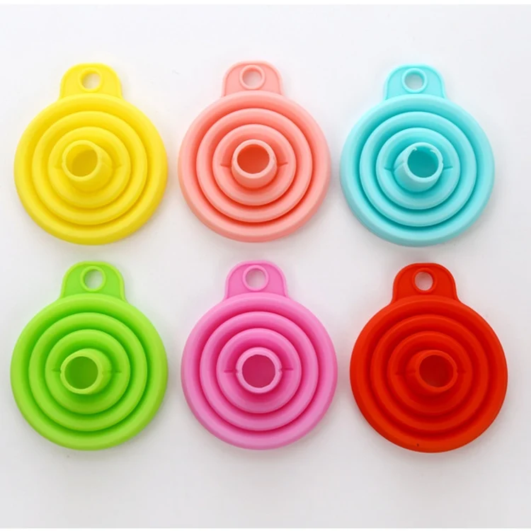 HC3660_1.webp Mini Silicone Foldable Telescopic Funnel Random Color Delivery - Image 2
