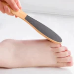 Double Sided Emery Wooden Board Foot Massager Random Color Delivery - Image 3