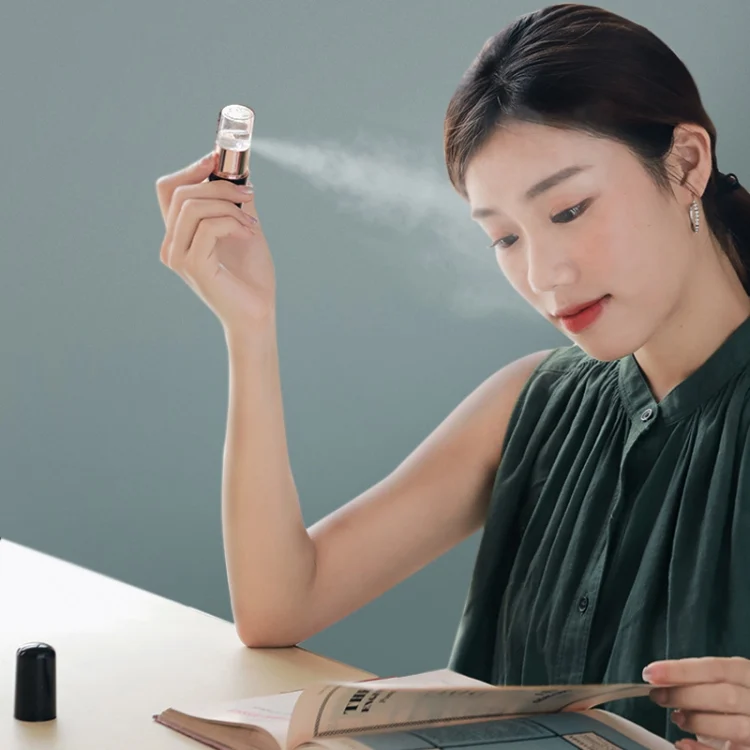 Lipstick Style Handheld Mini FacialHydration Instrument Moisture Meter Automatic Alcohol Sprayer