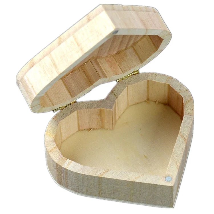 TBD03716704.webp Crafts Magnet Buckle Love Box Daily Makeup Retro Heart-shaped Wooden Storage Box - Image 1