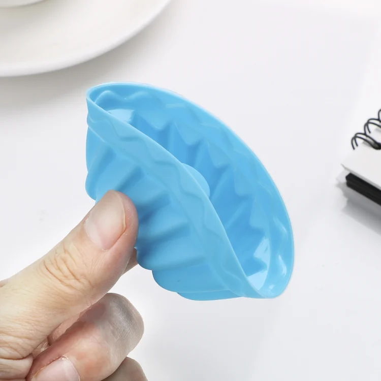 TBD03736240_3.webp 12 pcs Thread Shape Baking Jelly Mould  Silicone Pudding Cupcake Muffin Donut Mold - Image 4