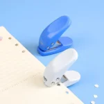 Deli Mini Small Hole Punch Single Circular Hole Punch Machine Manual Hole Punch, Size: 6x5.5cm, Random Color Delivery - Image 2