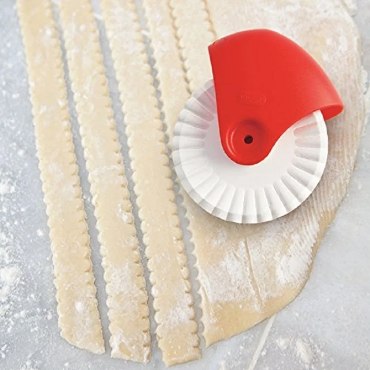 TBD0421912201A_3.webp Baking Tools Pasta Cutting Wheel Hemming Wheel Manual Noodle Cutter Roller Knife Creative Kitchen Gadgets - Image 4