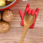 2 PCS Kitchen Silicone Pot Lid Raising Gadget Finger Shaped Pot Lid Spill-proof Raising Spoon Rack - Image 5