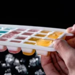 Household Silicone Ice Box With Lid Ice Cube Mold Refrigerator Ice Lattice Quick Freezer Random Color Delivery - Image 4