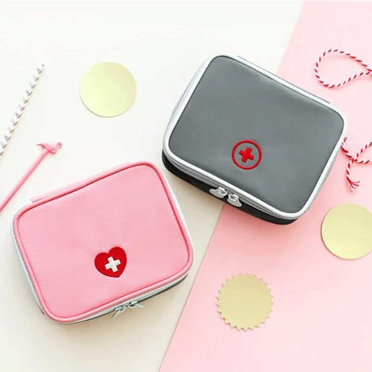 TBD052041701A_2.webp Cute Heart Mini Medicine Bag First Aid Medical Emergency Kits Organizer Outdoor Household Pill Bag, Size: 13x10x4cm - Image 3