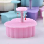 4 in 1 Three-Dimensional Fondant Biscuit Embossing Mold Push-Type Cake Mold Random Style Delivery - Image 5