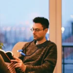 Gradual Stepless Dimming Ever-Changing Universal Three-Color Temperature Hanging Neck Hose Reading Lamp - Image 9