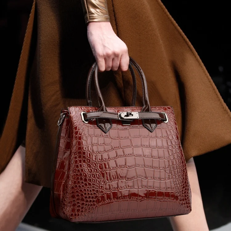 TBD0601732401_B6.webp T5056 2 in 1 Crocodile Pattern Patent Leather Diagonal Handbags Large-Capacity Single-Shoulder Bag - Image 7