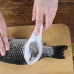 3 PCS CT1682 Thickened Plastic Fish Scaler with Cover