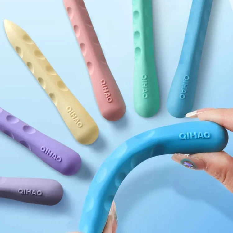 TBD06045307_B5.webp 3pcs /Box QIHAO 8870 Cave Eraser For Elementary School Students No Trace No Chip Eraser - Image 6