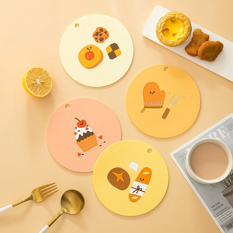TBD06048415_B1.webp Household Cartoon Heat Insulation Mat Kitchen High Temperature Resistant Baking Placemats - Image 2