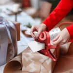 2pcs /Pack Wrapping Paper Holder Table Clamps with Integrated Tape Dispensers - Image 5