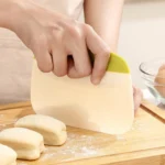 Kitchen Household Pasta Cutter Baking Plastic Squeegee Tool - Image 7