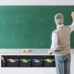 4 Grids File Storage Hanging Bag Horizontal Wall Mount For Under Classroom Whiteboard - Image 2